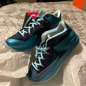 Nike Max Lebron XI Low size 10